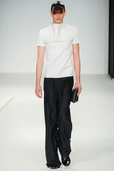 Look 14